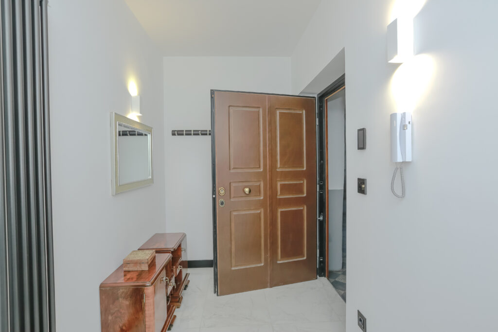 simulazione pannello a due ante