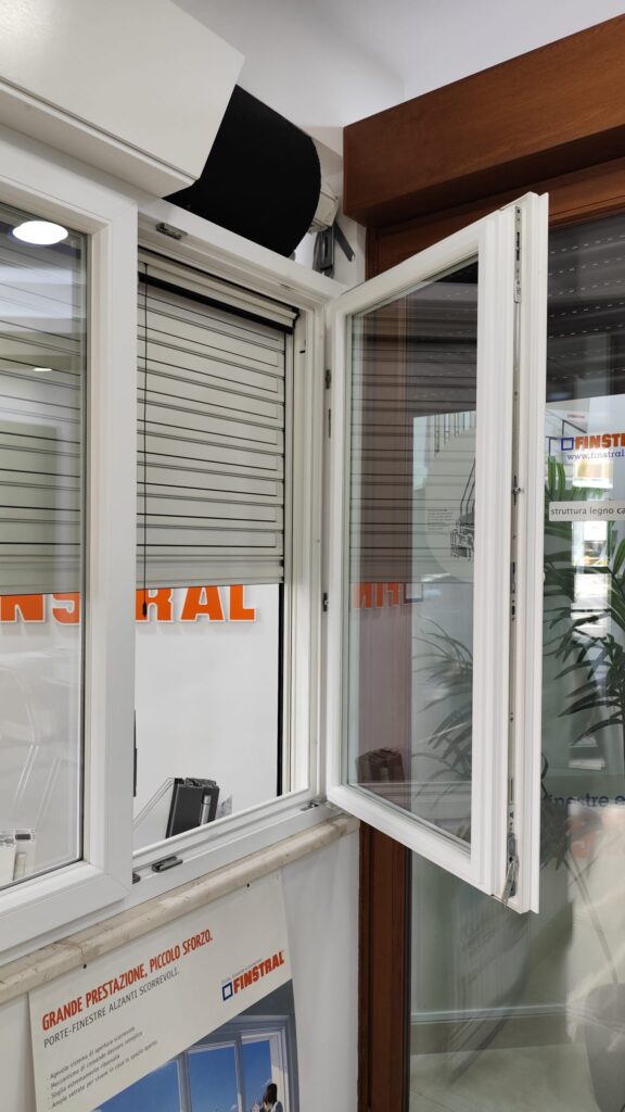 inestra Finstral con fermo anta in funzione