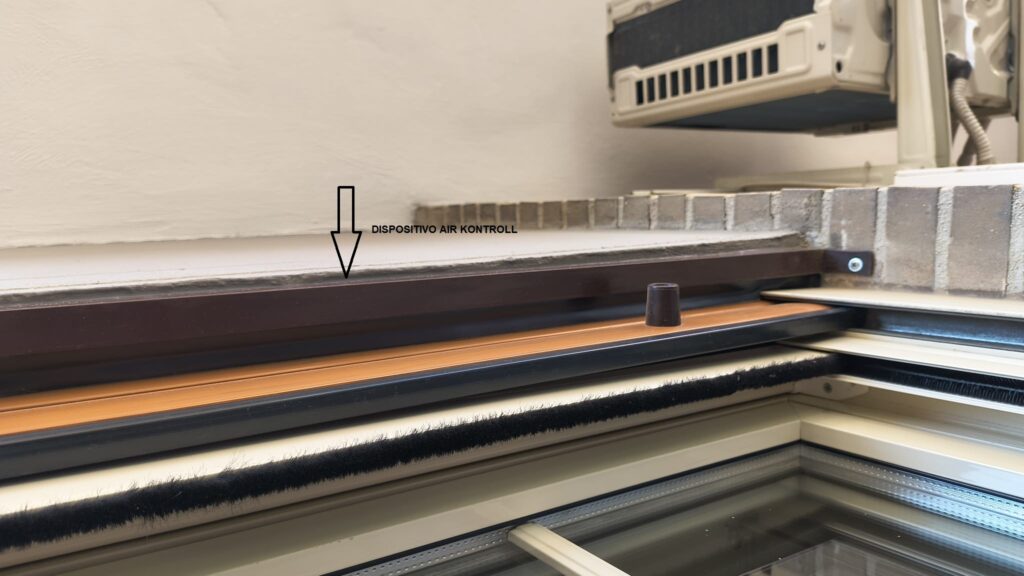 Installazione Air Kontroll nel cassonetto della tapparella